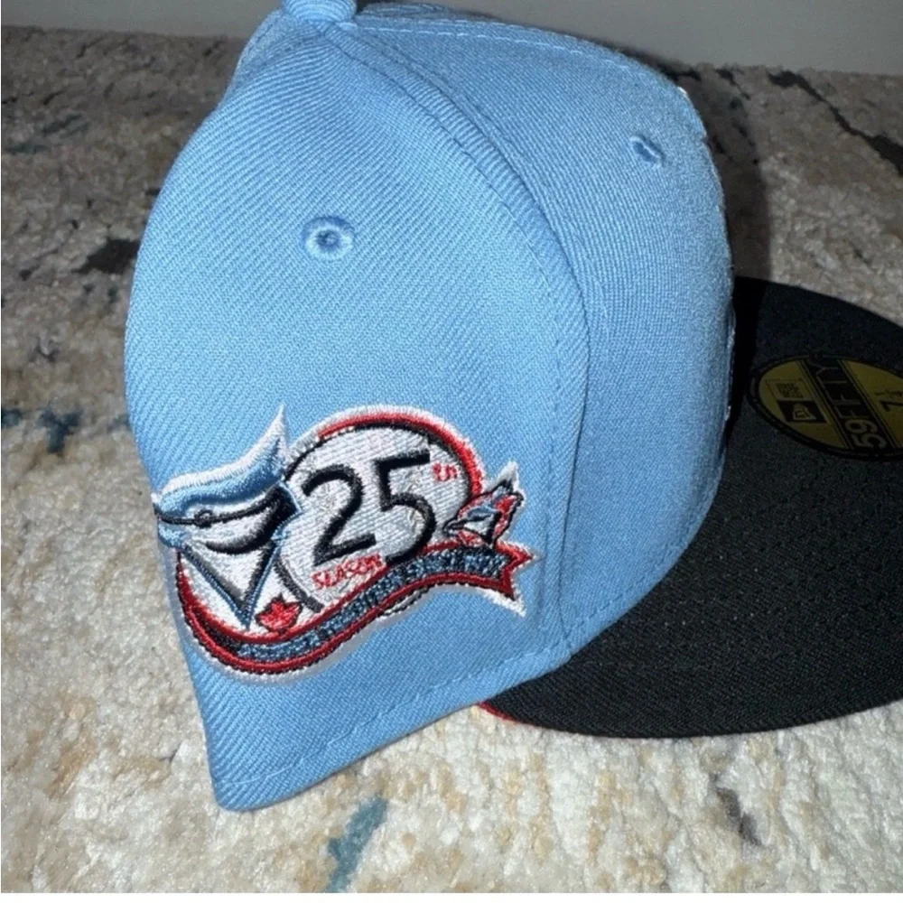 New Era Light Blue and Black Blue Jays Fitted Cap - Picture 4 of 8